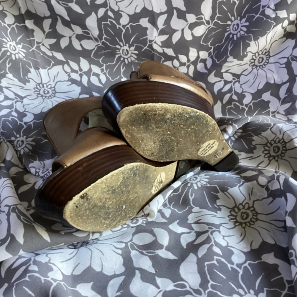 Seychelles Leather Wedge - Picture 5 of 7